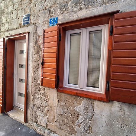 St Peter'S Heritage House Trogir Exteriör bild